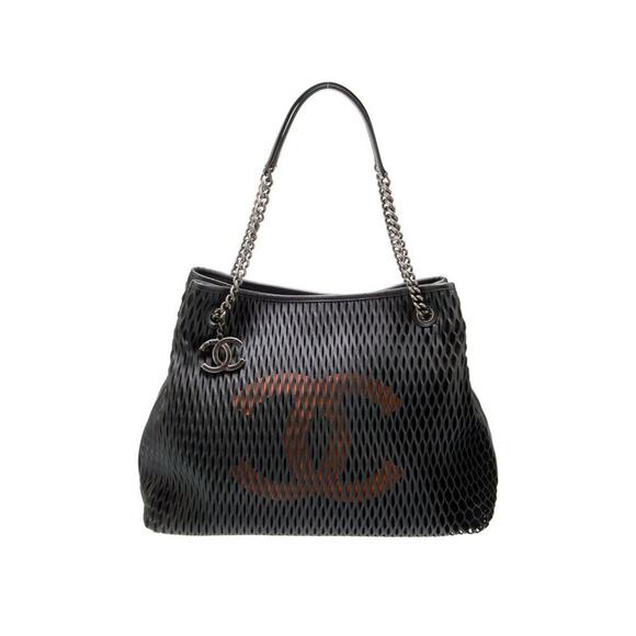 Chanel Black Laser Cut Large Mesh Tote with CC Logo Charm 20305744 - Picture 1 of 12